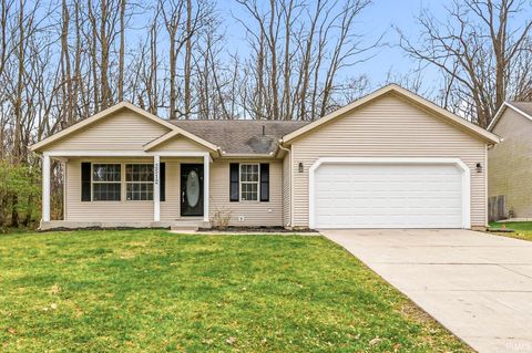 Photo of 2512 Emerson Forest Parkway, South Bend, IN 46614 (MLS # 202547248)