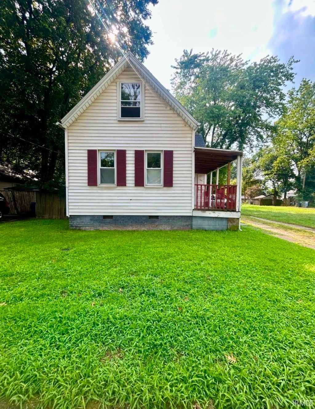 Photo of 1715 S BEDFORD Avenue, Evansville, IN 47713 (MLS # 202621036)