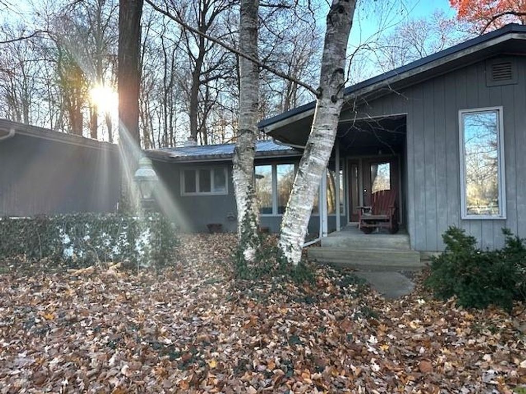 Photo of 95 W 150 S, Angola, IN 46703 (MLS # 202546325)