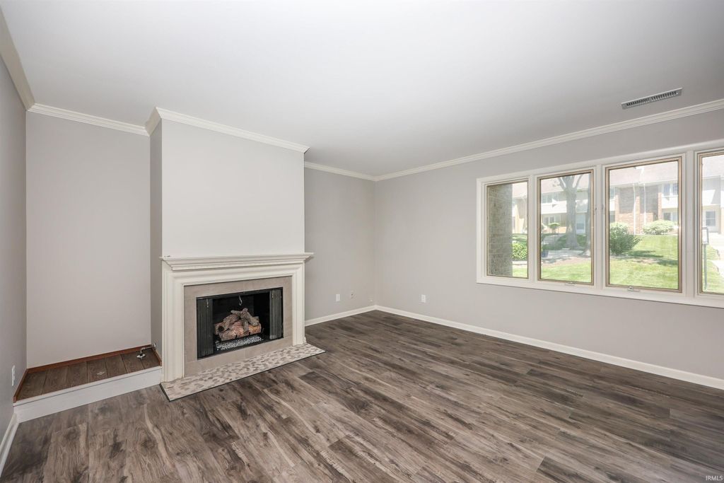Photo of 5511 S Wayne Avenue, Fort Wayne, IN 46807 (MLS # 202620521)