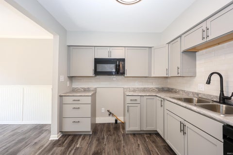 Tiny photo for 5511 S Wayne Avenue, Fort Wayne, IN 46807 (MLS # 202620521)