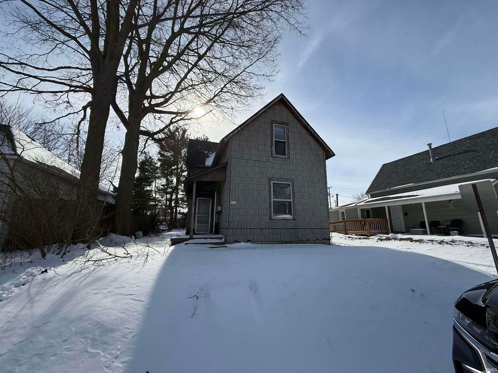 Photo of 911 W Monroe Street, Kokomo, IN 46901 (MLS # 202603360)