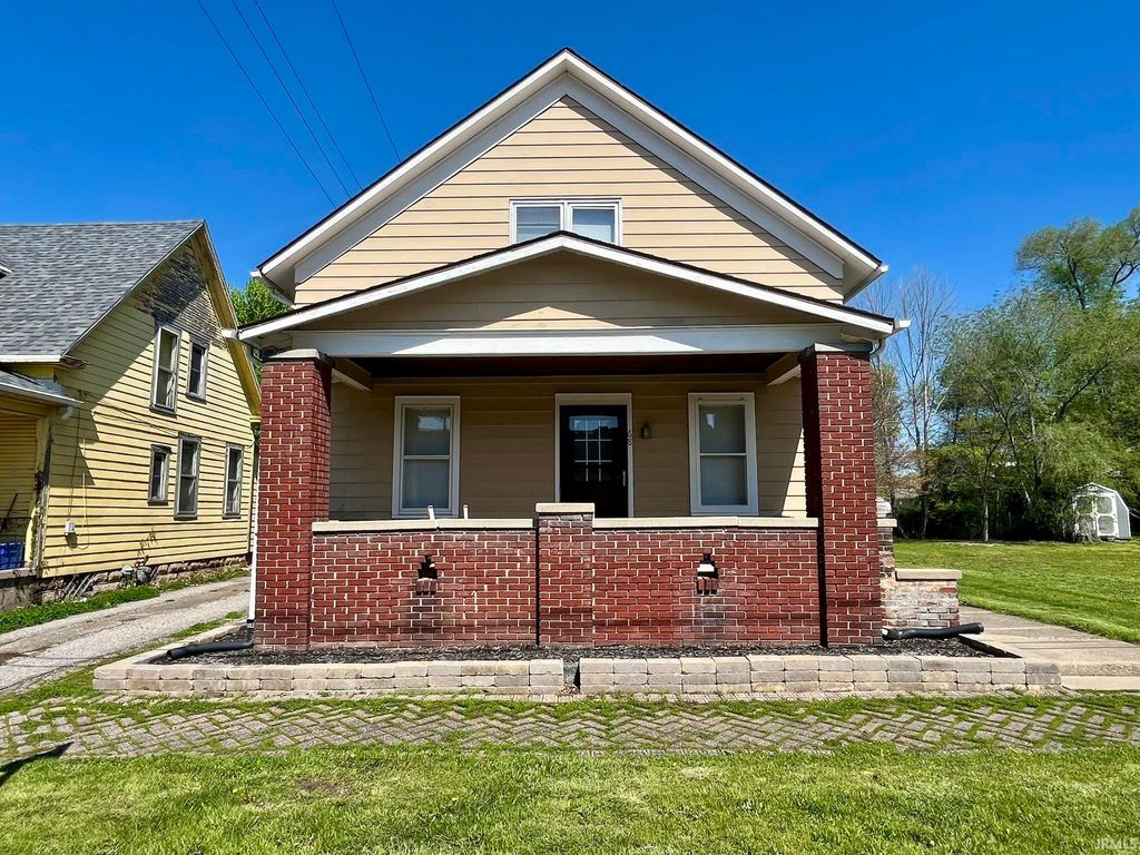 Photo of 68 W 7Th Street, Peru, IN 46970 (MLS # 202615394)