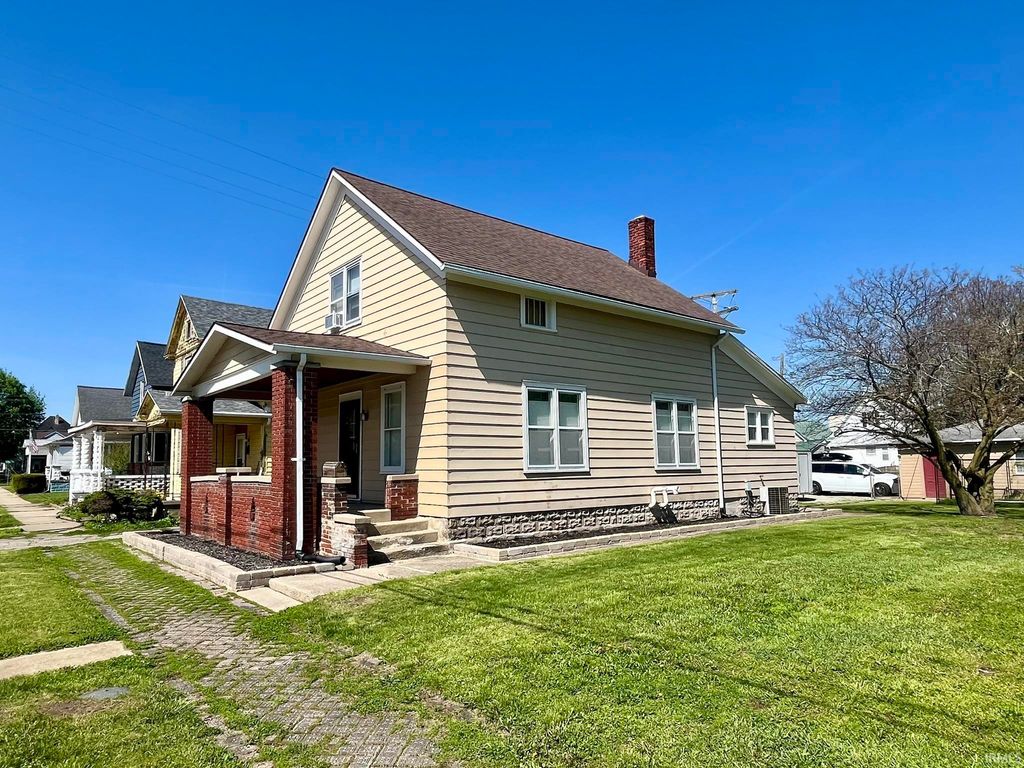 Photo of 68 W 7Th Street, Peru, IN 46970 (MLS # 202615394)