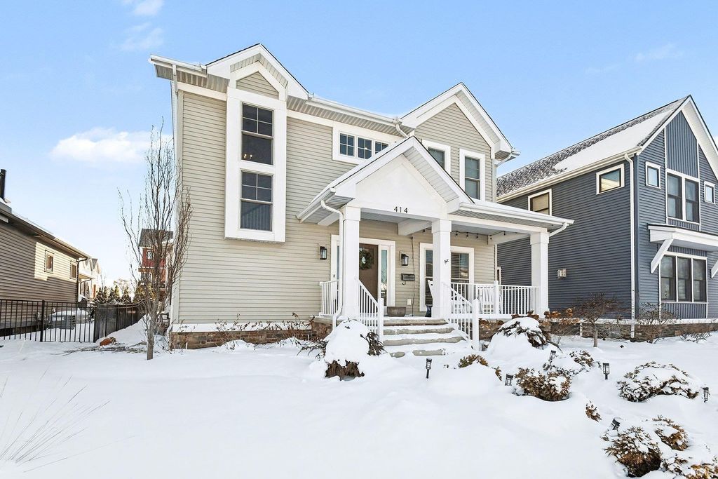 Photo of 414 S Notre Dame Avenue, South Bend, IN 46617 (MLS # 202602316)