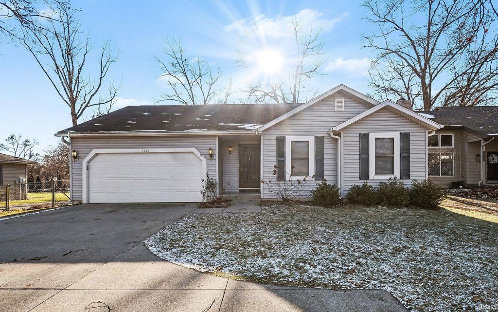 Photo of 2025 E Jefferson Boulevard, Mishawaka, IN 46545 (MLS # 202602528)