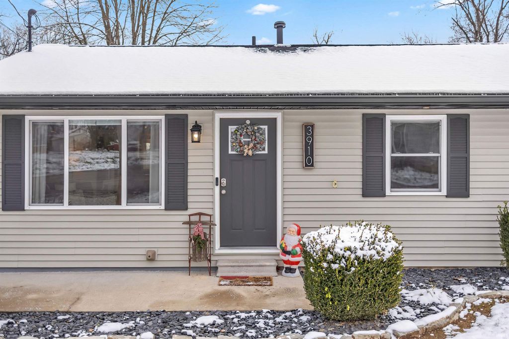 Photo of 3910 Washington Avenue, Bedford, IN 47421 (MLS # 202548253)