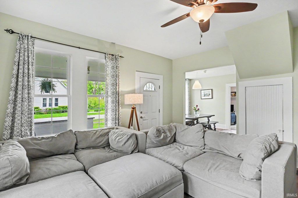 Photo of 307 S Maple Street, Pierceton, IN 46562 (MLS # 202618963)