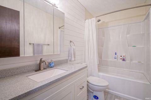 Tiny photo for 617 Stockbridge Lane, Lafayette, IN 47909 (MLS # 202543087)