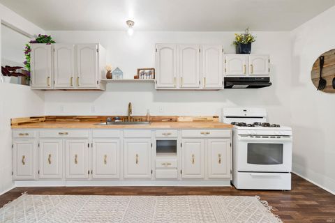 Tiny photo for 515 W Jackson Street, Kokomo, IN 46901 (MLS # 202529338)