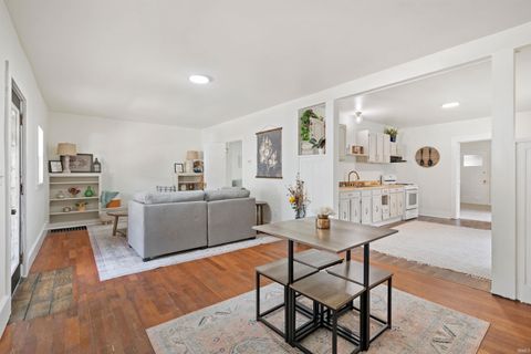 Tiny photo for 515 W Jackson Street, Kokomo, IN 46901 (MLS # 202529338)