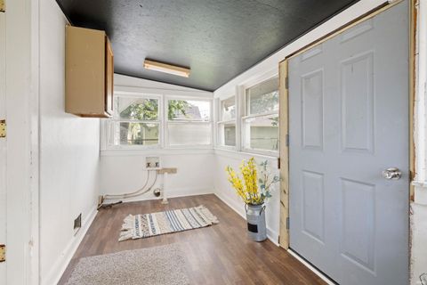 Tiny photo for 515 W Jackson Street, Kokomo, IN 46901 (MLS # 202529338)