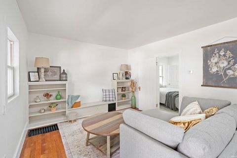 Tiny photo for 515 W Jackson Street, Kokomo, IN 46901 (MLS # 202529338)