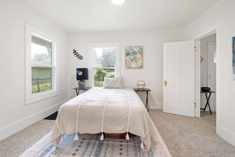 Tiny photo for 515 W Jackson Street, Kokomo, IN 46901 (MLS # 202529338)