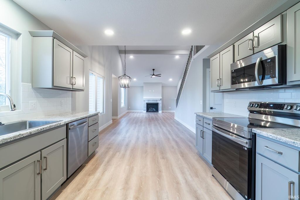 Photo of 8045 Harrisburg Lane, Fort Wayne, IN 46835 (MLS # 202537153)