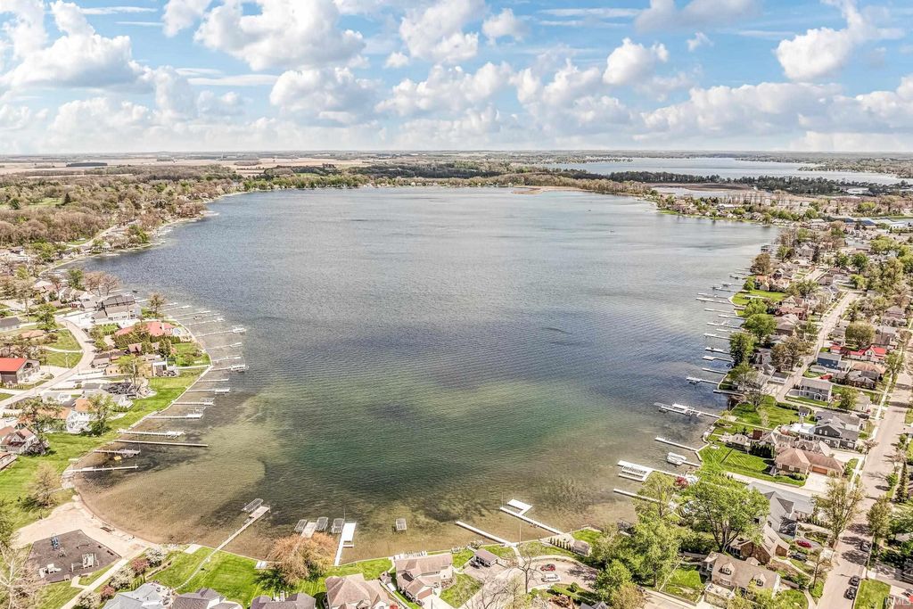 Photo of 603 N Harrison Street, Syracuse, IN 46567 (MLS # 202614982)