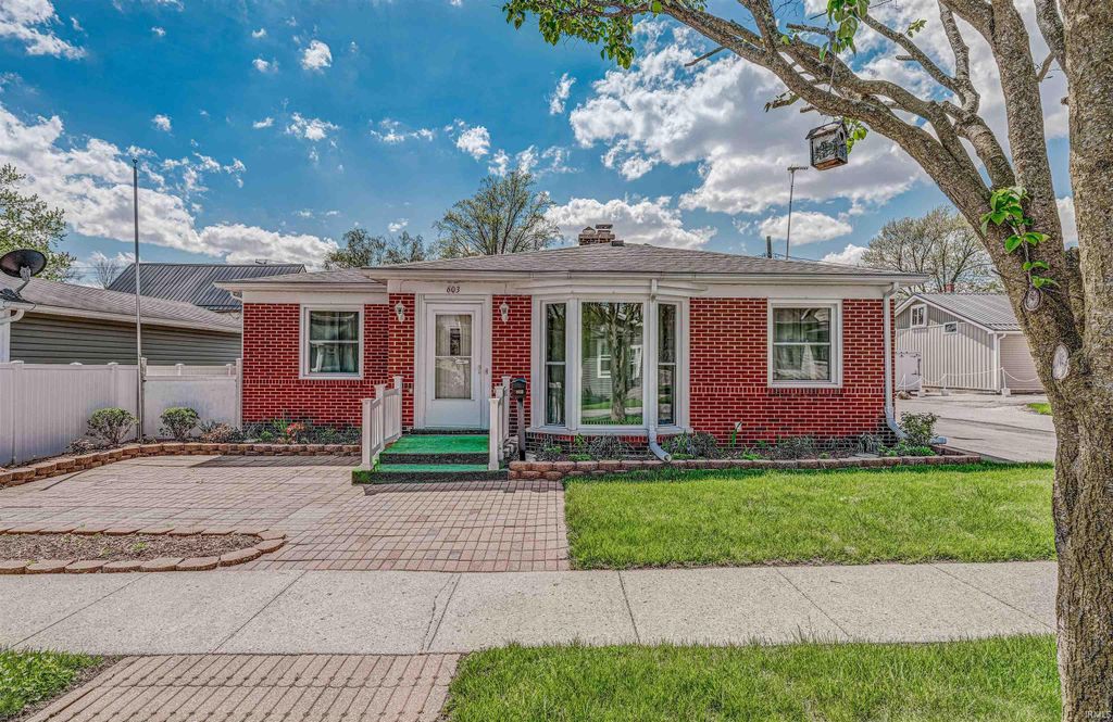 Photo of 603 N Harrison Street, Syracuse, IN 46567 (MLS # 202614982)