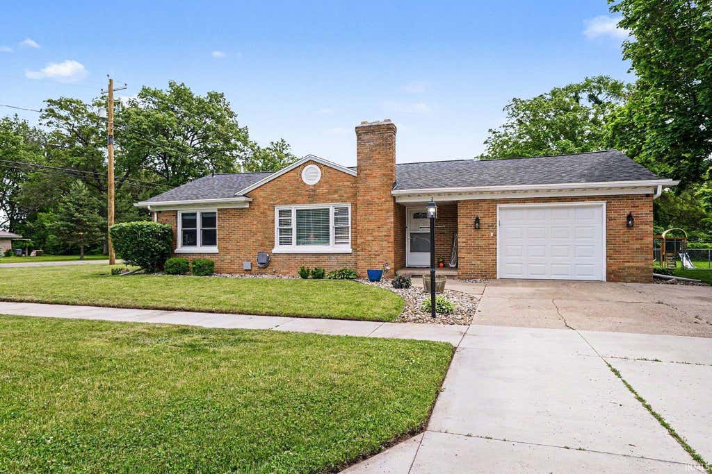 Photo of 104 Los Angeles Avenue, Elkhart, IN 46516 (MLS # 202620374)