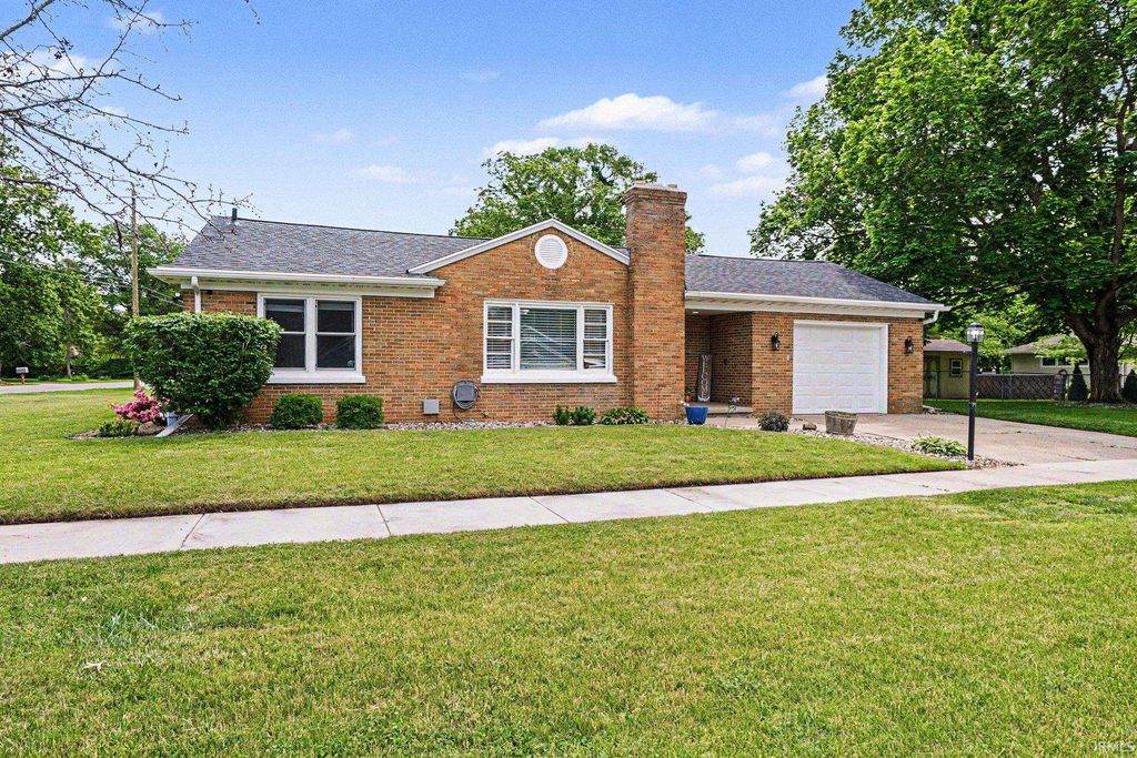 Photo of 104 Los Angeles Avenue, Elkhart, IN 46516 (MLS # 202620374)