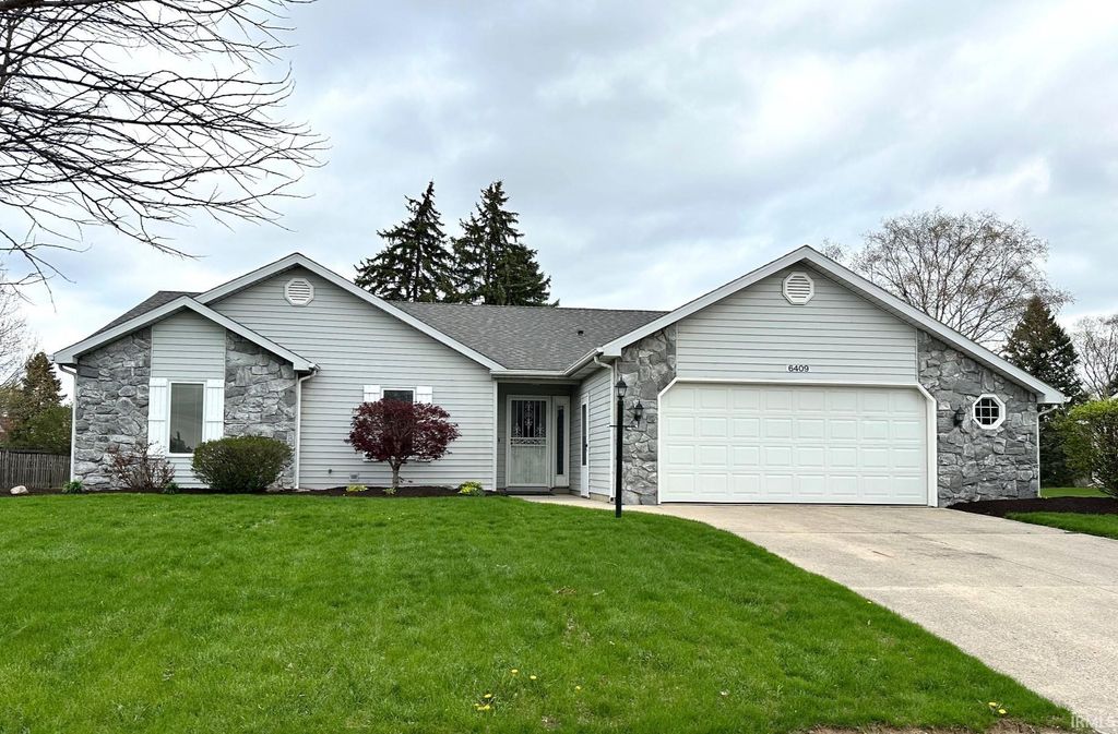 Photo of 6409 Baychester Drive, Fort Wayne, IN 46815 (MLS # 202612814)
