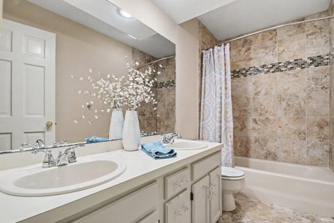 Tiny photo for 15971 Cedar Ridge Court, Granger, IN 46530 (MLS # 202638008)