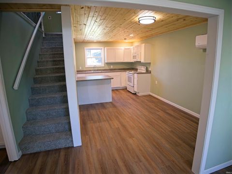 Tiny photo for 1320 Perry Street, Vincennes, IN 47591 (MLS # 202618667)