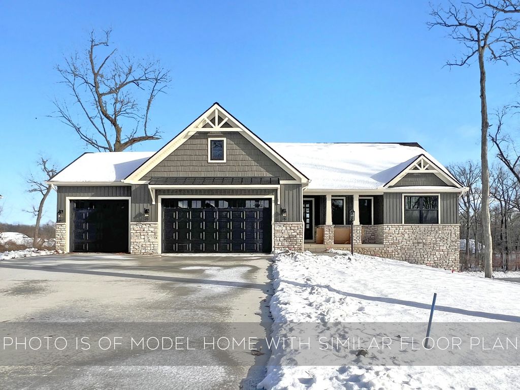 Photo of 11509 New Trails Drive, Osceola, IN 46561 (MLS # 202602716)