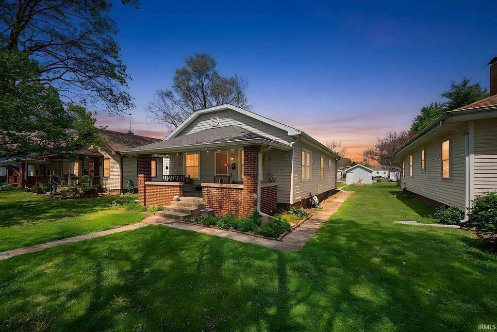 Photo of 1410 W MAIN Street, Crawfordsville, IN 47933 (MLS # 202613917)