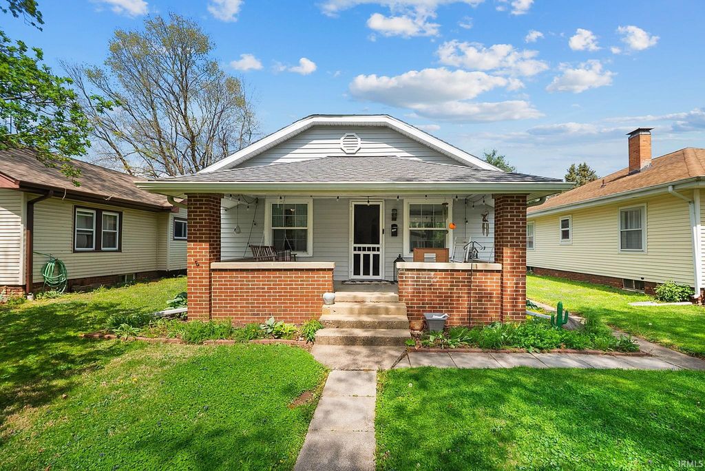 Photo of 1410 W MAIN Street, Crawfordsville, IN 47933 (MLS # 202613917)