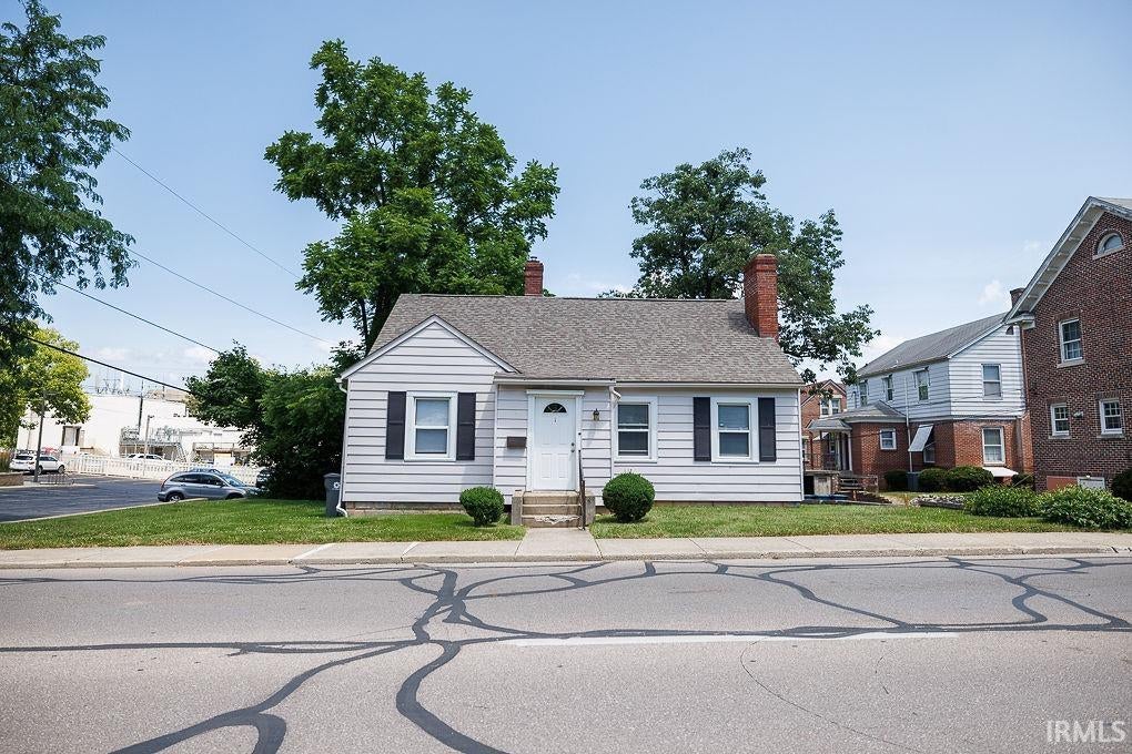 Photo of 1321 E Atwater Avenue, Bloomington, IN 47401 (MLS # 202629126)