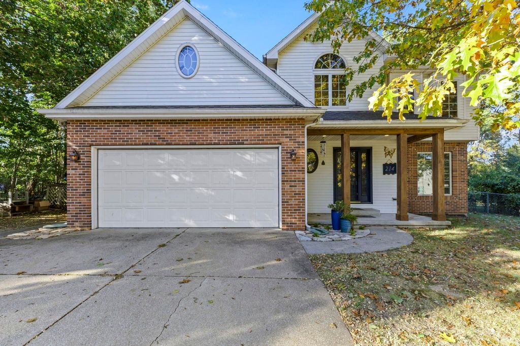 Photo of 214 Krider Drive, Middlebury, IN 46540 (MLS # 202542942)