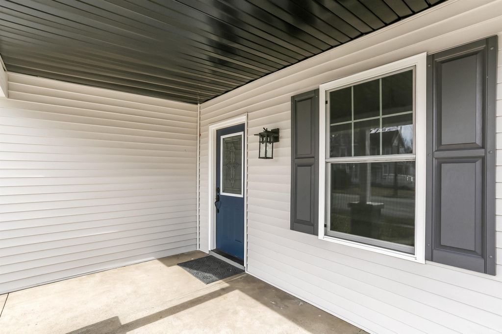 Photo of 407 W Fourth Street, Mount Vernon, IN 47620 (MLS # 202608630)