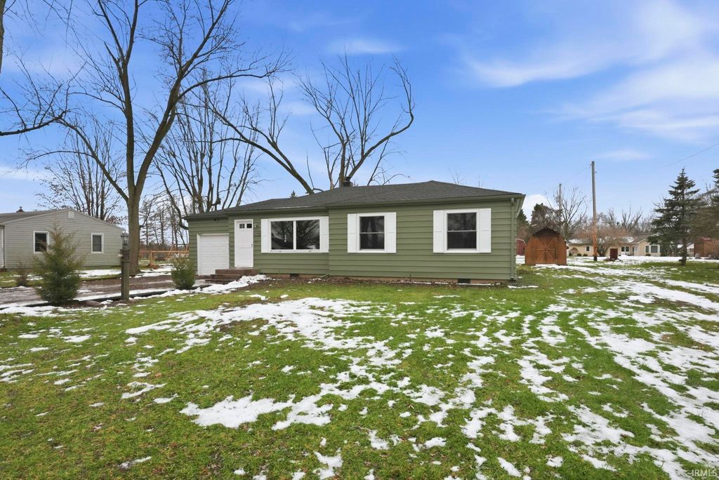Photo of 11608 Marywood Lane, Fort Wayne, IN 46816 (MLS # 202548867)