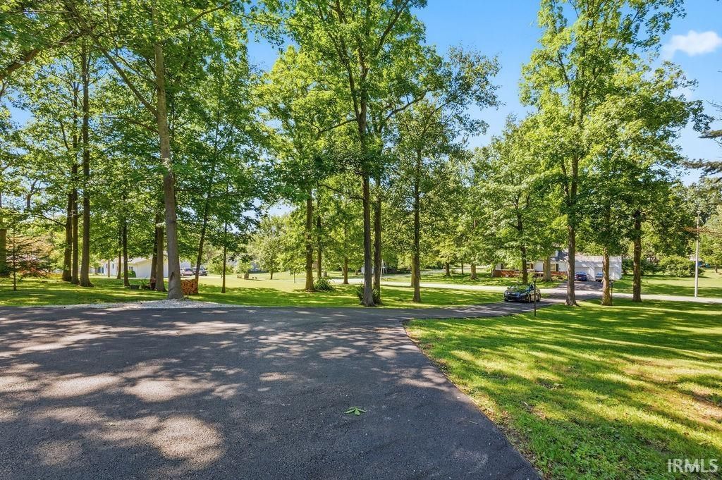 Photo of 4434 Beckstein Drive, Fort Wayne, IN 46815 (MLS # 202625266)