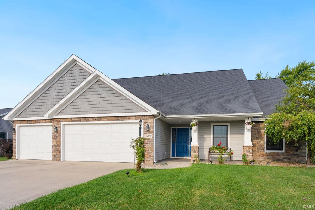Photo of 1702 Waynedale Drive, Garrett, IN 46738 (MLS # 202636802)