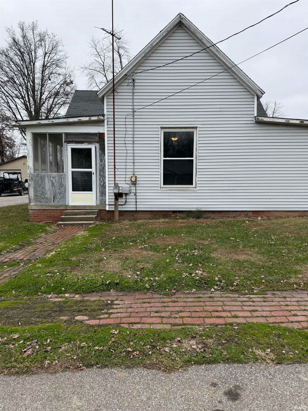Photo of 122 E Taylor Street, Boonville, IN 47601 (MLS # 202548456)