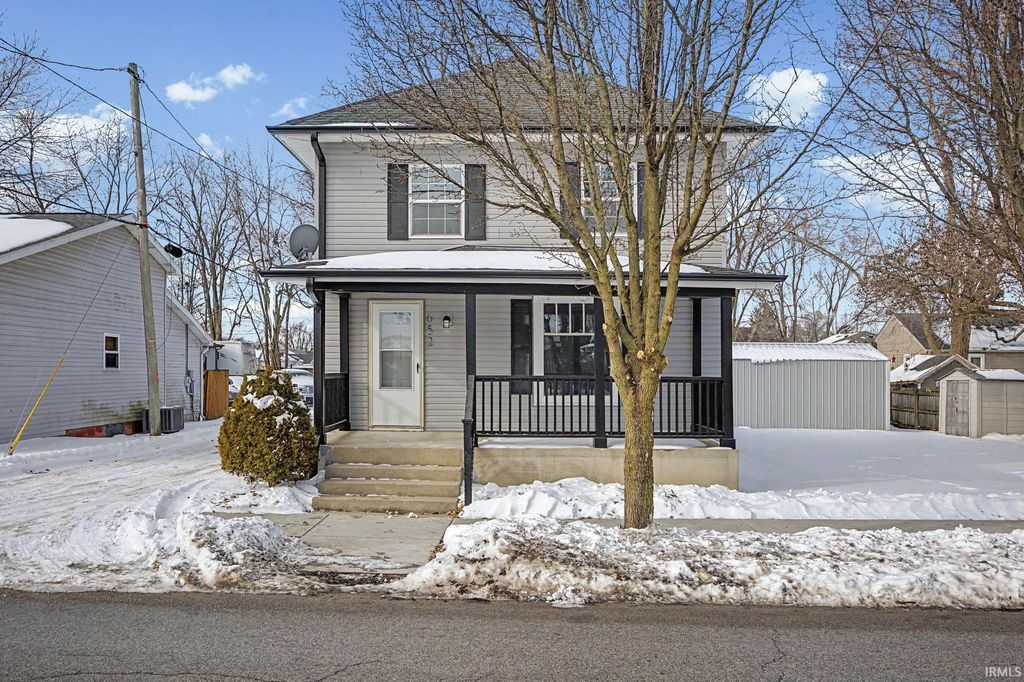 Photo of 652 Rossville Avenue, Frankfort, IN 46041 (MLS # 202603607)