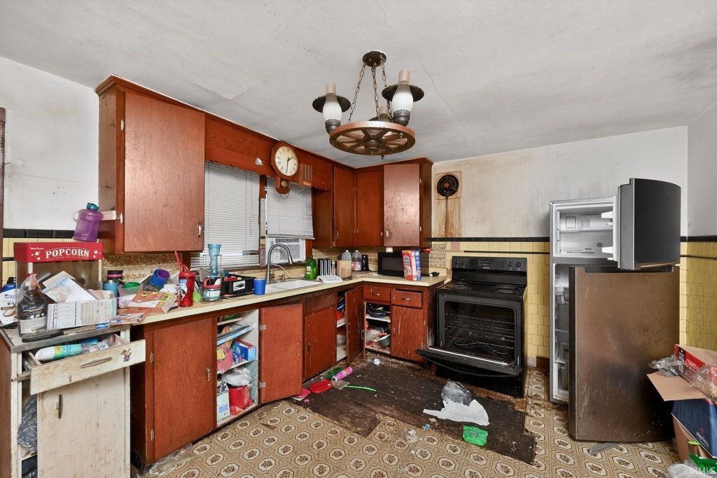 Photo of 824 S Pulaski Street, South Bend, IN 46619 (MLS # 202615213)