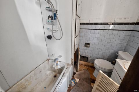 Tiny photo for 824 S Pulaski Street, South Bend, IN 46619 (MLS # 202615213)