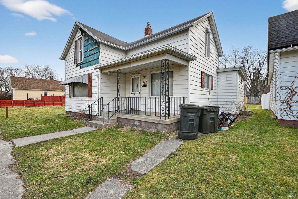 Photo of 824 S Pulaski Street, South Bend, IN 46619 (MLS # 202615213)