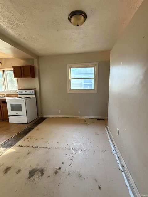 Tiny photo for 916 W Virginia Avenue, Kokomo, IN 46902 (MLS # 202542191)