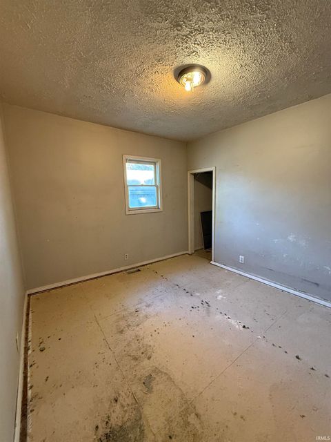 Tiny photo for 916 W Virginia Avenue, Kokomo, IN 46902 (MLS # 202542191)
