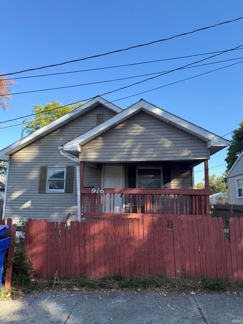 Photo of 916 W Virginia Avenue, Kokomo, IN 46902 (MLS # 202542191)