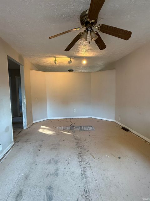 Tiny photo for 916 W Virginia Avenue, Kokomo, IN 46902 (MLS # 202542191)