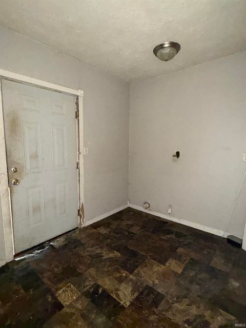 Tiny photo for 916 W Virginia Avenue, Kokomo, IN 46902 (MLS # 202542191)