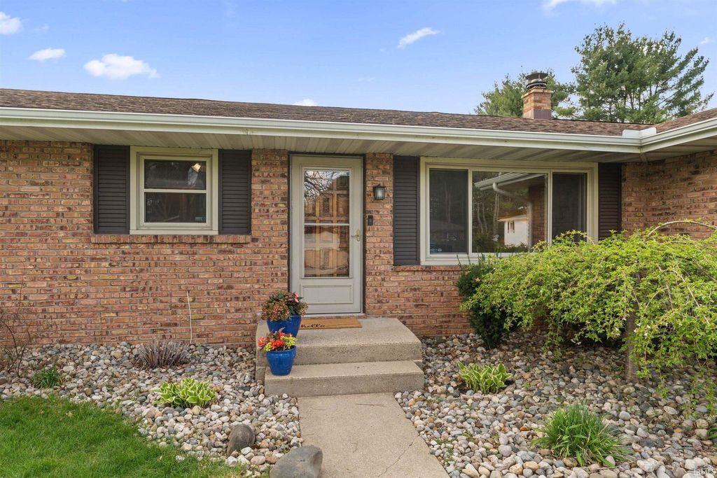 Photo of 51939 Cheryl Drive, Granger, IN 46530 (MLS # 202613269)