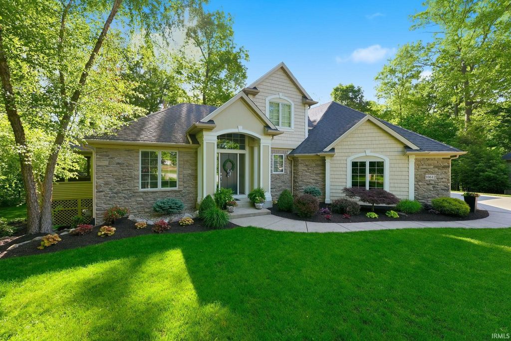 Photo of 10612 Eagle River Run, Fort Wayne, IN 46845 (MLS # 202619790)