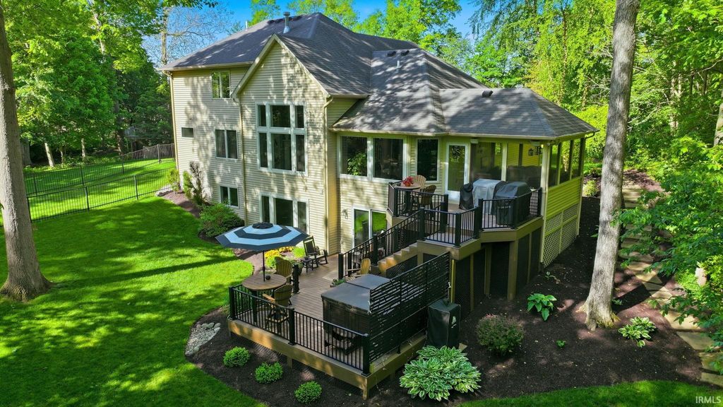 Photo of 10612 Eagle River Run, Fort Wayne, IN 46845 (MLS # 202619790)