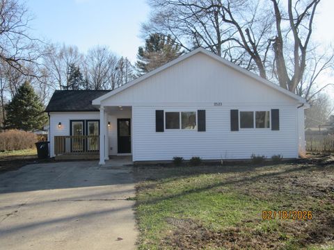 Photo of 2523 E Jackson Boulevard, Elkhart, IN 46516 (MLS # 202605302)