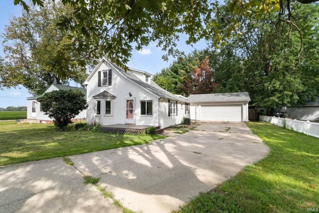 Photo of 15729 Perry Avenue, Wyatt, IN 46506 (MLS # 202637235)
